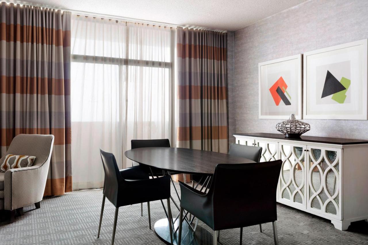 Sheraton Charlotte Hotel Buitenkant foto