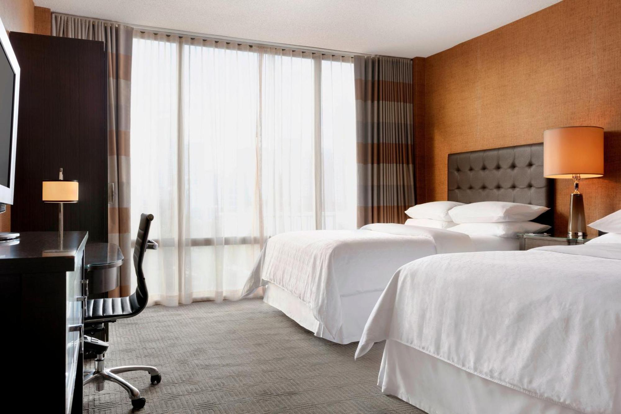 Sheraton Charlotte Hotel Buitenkant foto