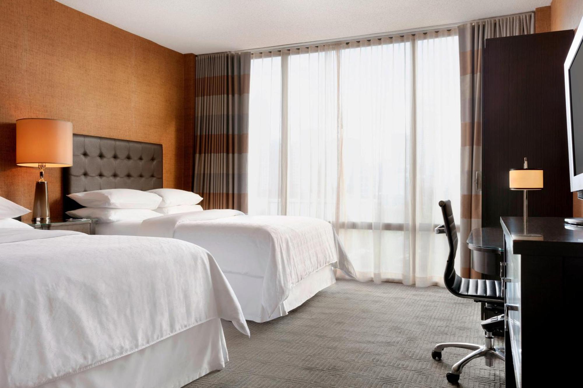 Sheraton Charlotte Hotel Buitenkant foto